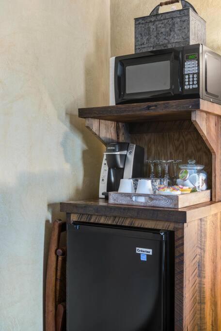 The Rustic Suite - Main Street Lodge In Berlin Extérieur photo